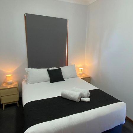 Bushman'S Motor Inn Parkes Extérieur photo