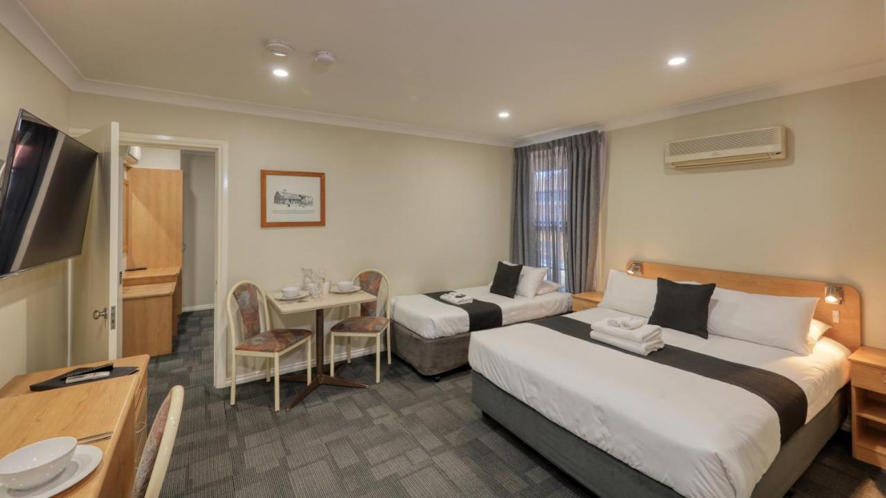 Bushman'S Motor Inn Parkes Extérieur photo