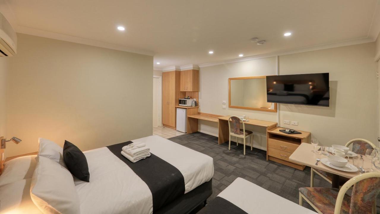 Bushman'S Motor Inn Parkes Extérieur photo
