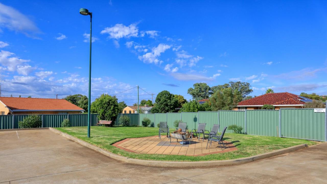 Bushman'S Motor Inn Parkes Extérieur photo