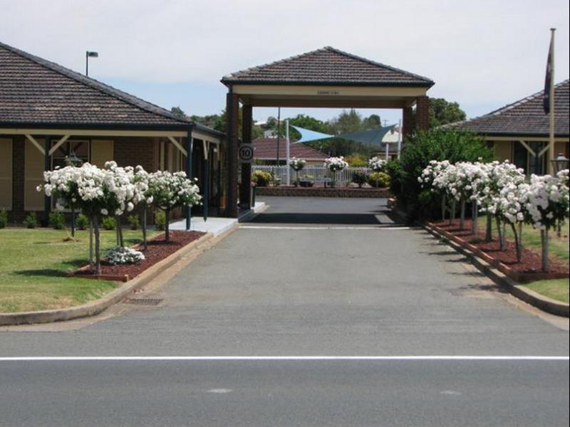 Bushman'S Motor Inn Parkes Extérieur photo