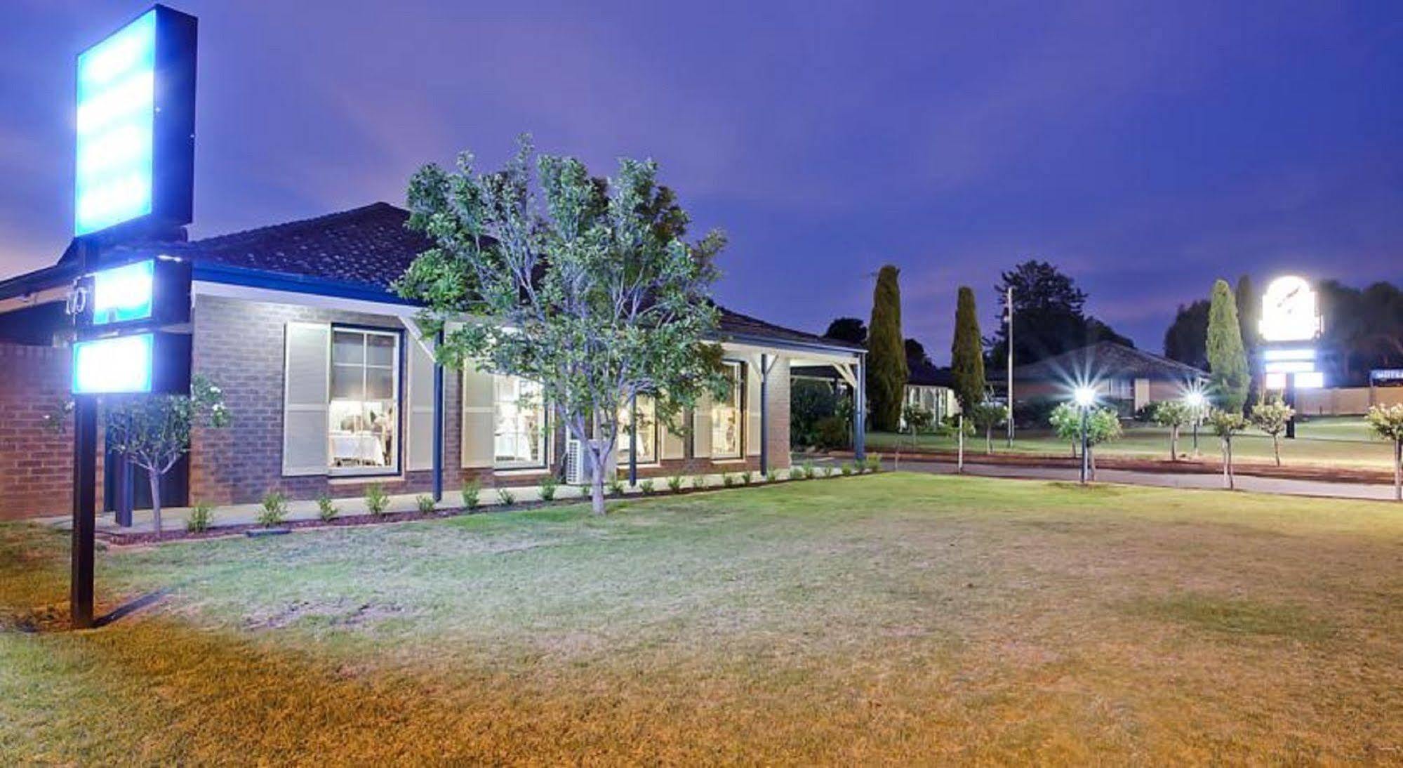 Bushman'S Motor Inn Parkes Extérieur photo