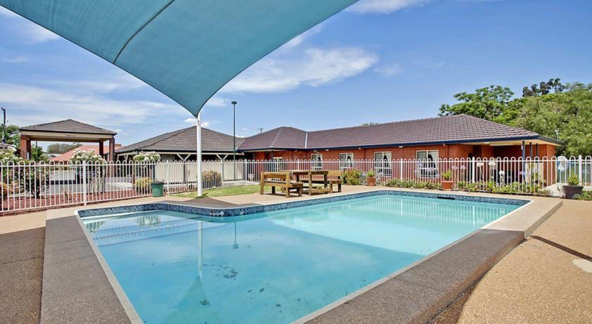 Bushman'S Motor Inn Parkes Extérieur photo