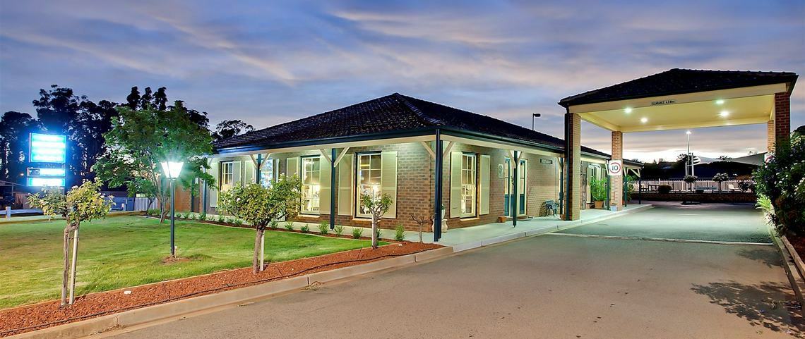 Bushman'S Motor Inn Parkes Extérieur photo